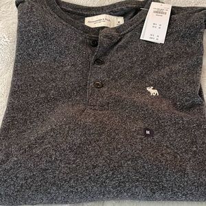 Abrocrombie and Fitch Henley Medium